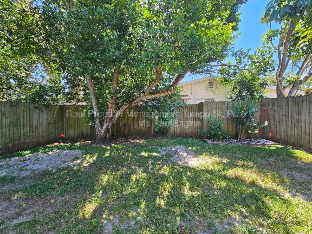 House for rent at 613 Lyndhurst St, Dunedin, FL 34698