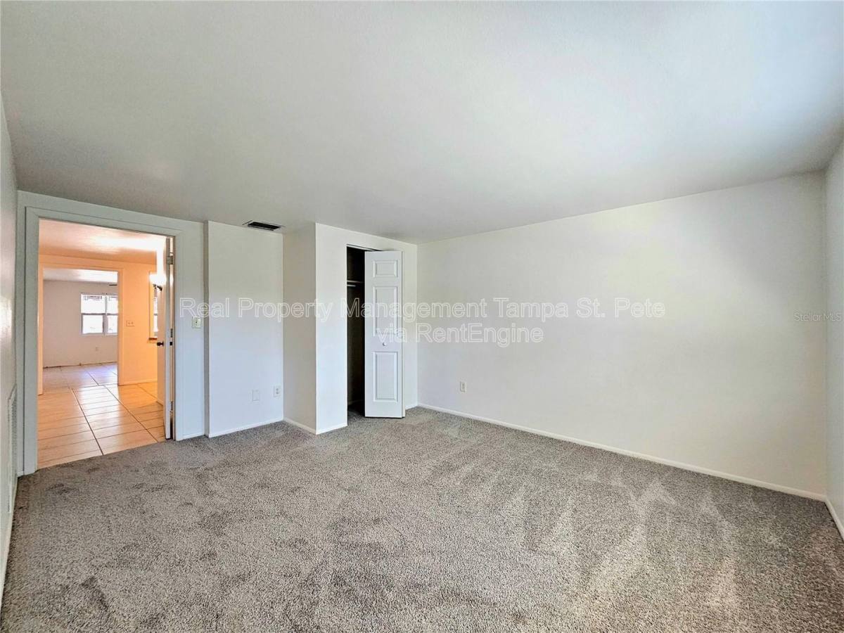 Apartment for rent at 611 Lyndhurst St, Dunedin, FL 34698