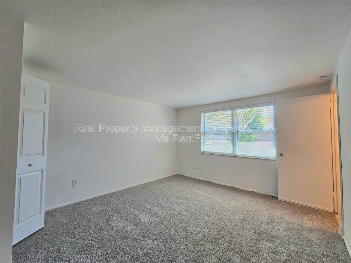 Apartment for rent at 611 Lyndhurst St, Dunedin, FL 34698
