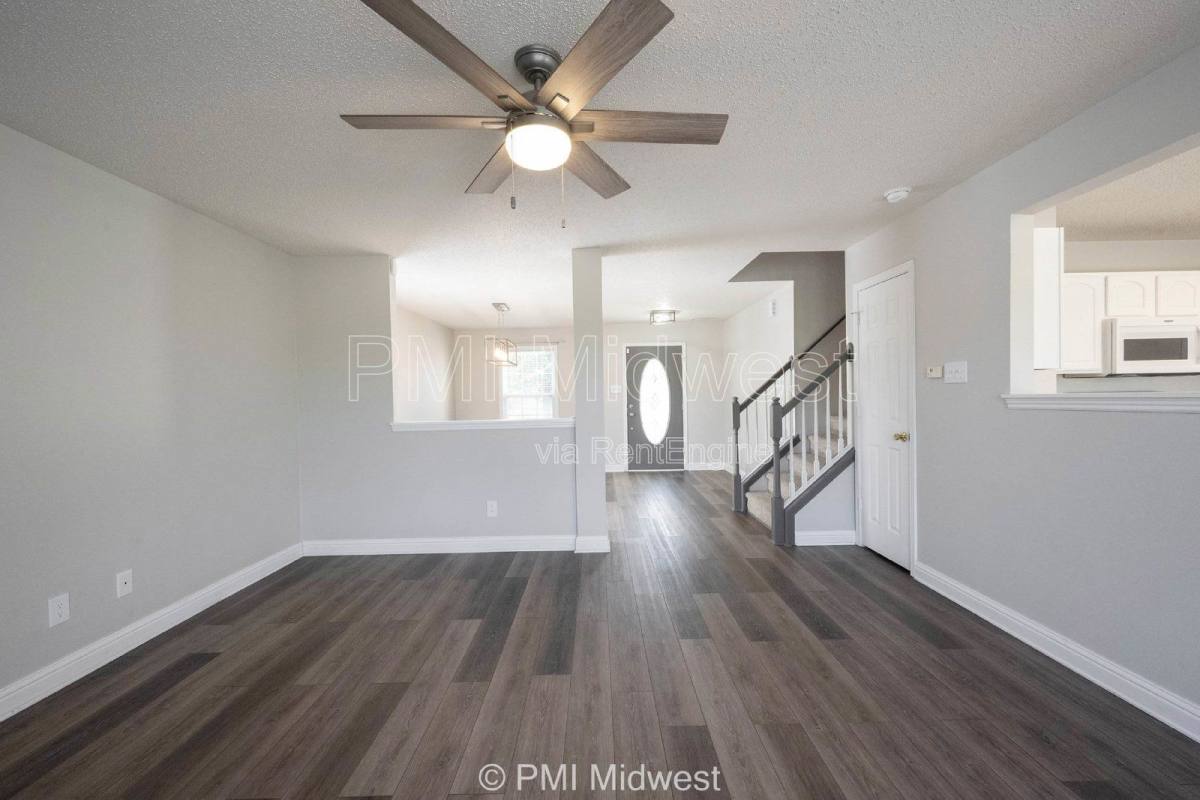 House for rent at 859 Runnymede Dr, Greenfield, IN 46140
