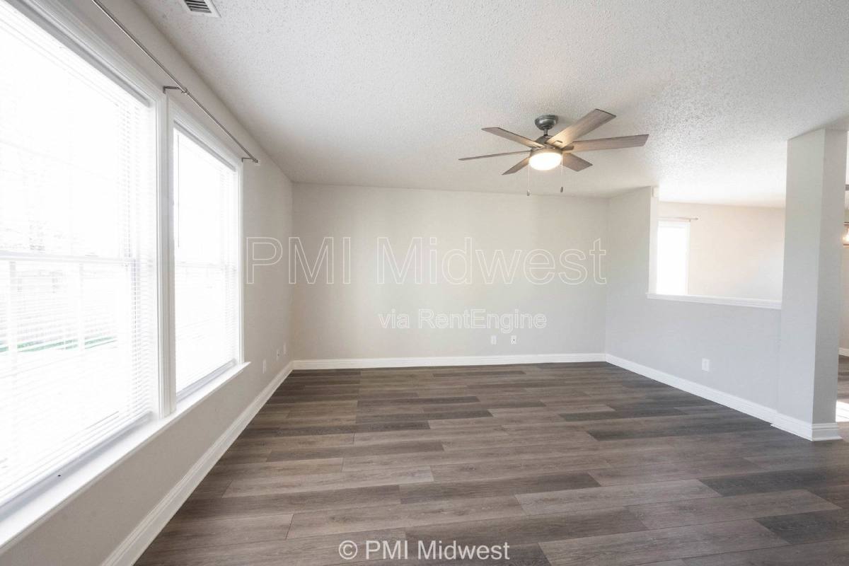 House for rent at 859 Runnymede Dr, Greenfield, IN 46140