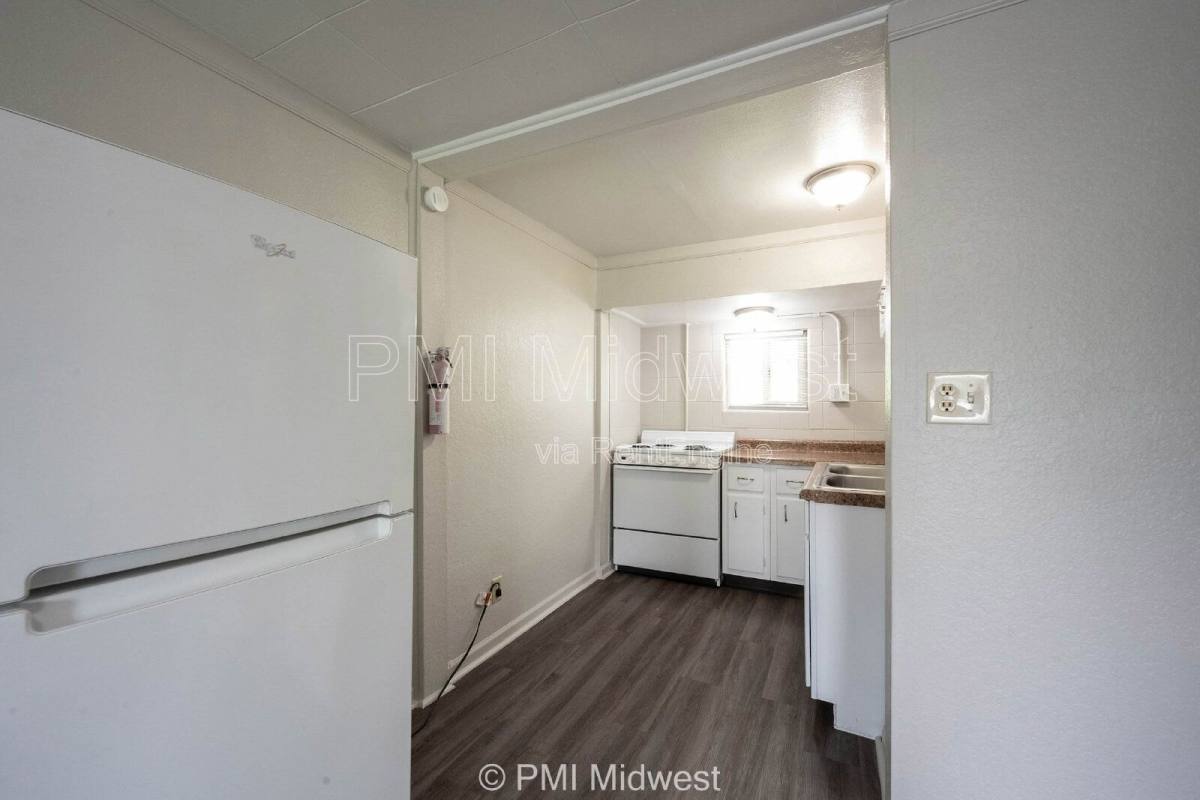 Apartment for rent at 2142 W US-Highway 40 #2, Greenfield, IN 46140