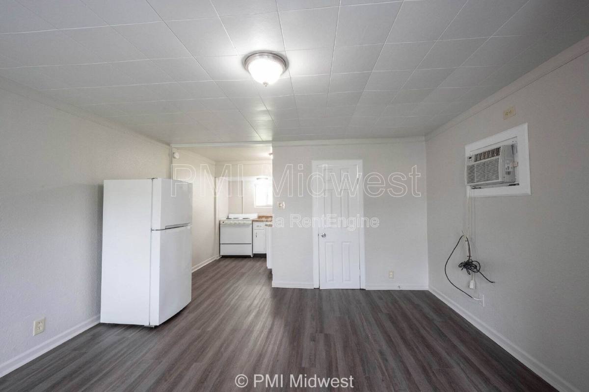 Apartment for rent at 2142 W US-Highway 40 #2, Greenfield, IN 46140