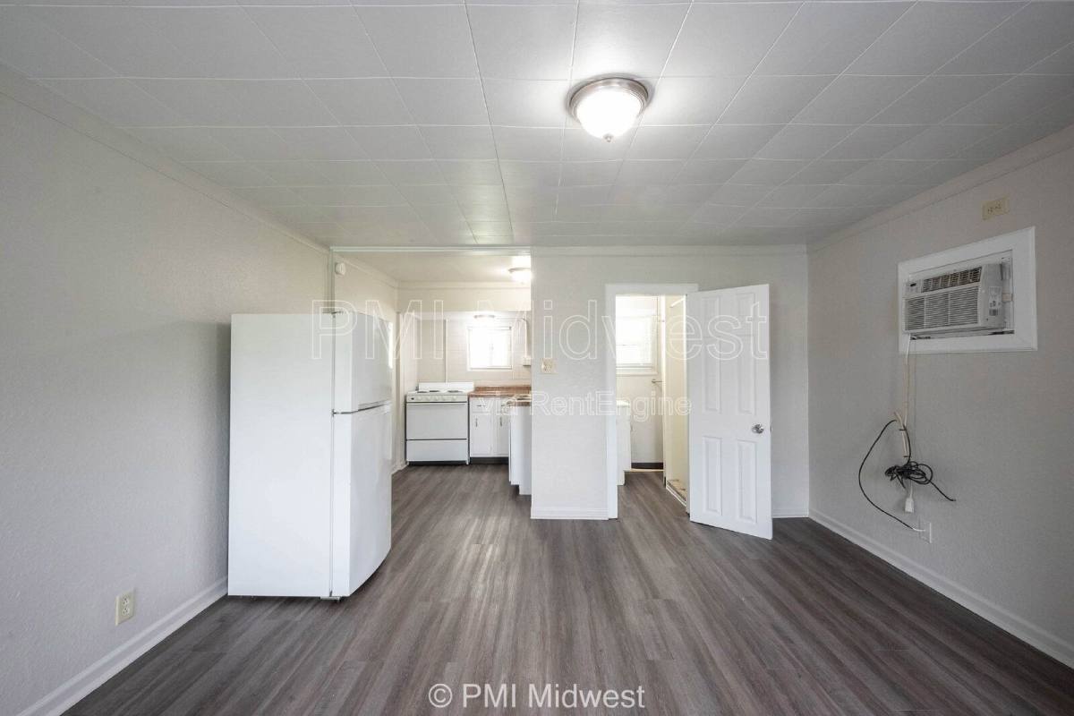 Apartment for rent at 2142 W US-Highway 40 #2, Greenfield, IN 46140