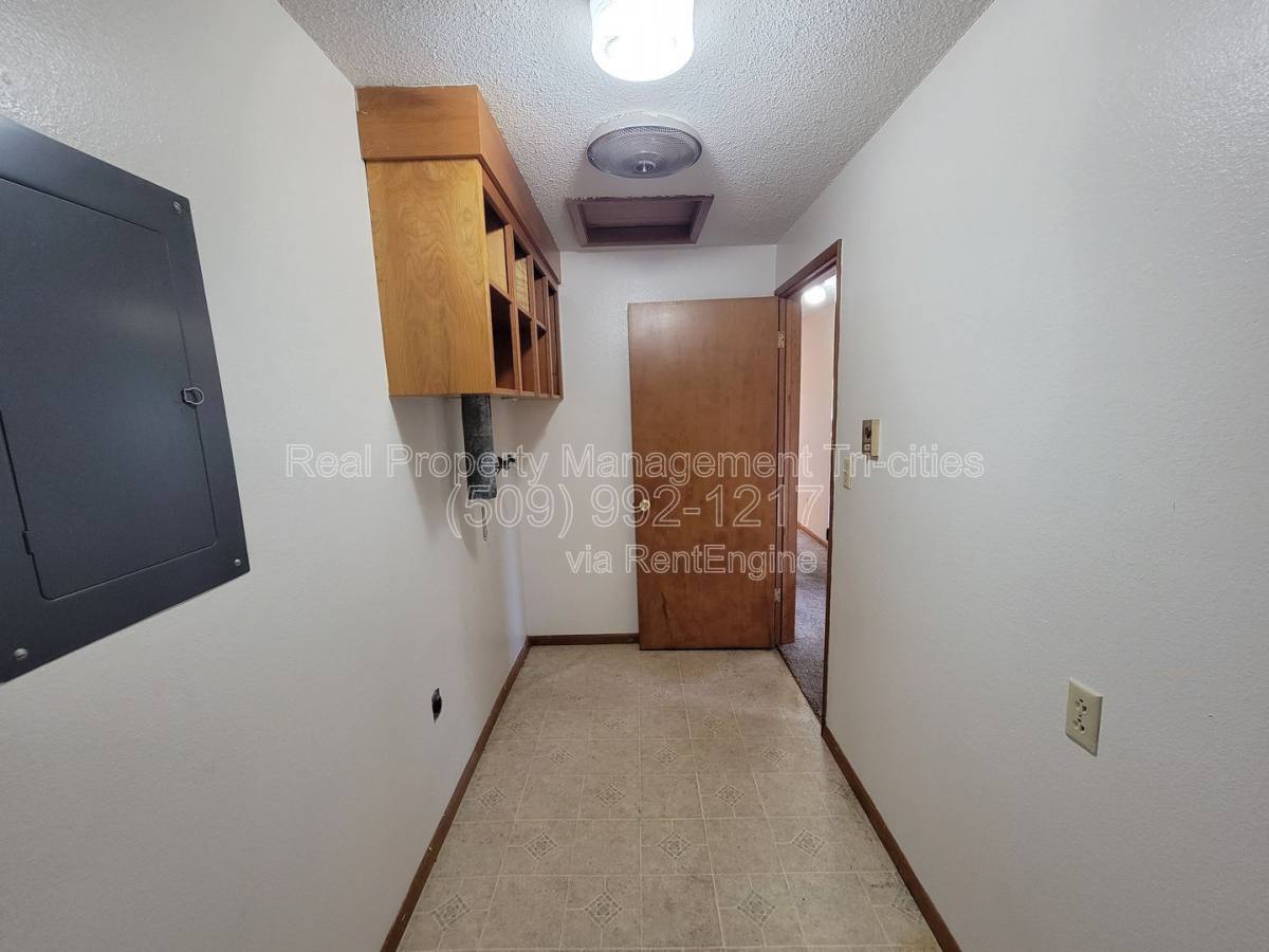 Apartment for rent at 1702 W 7th Place #B, Kennewick, WA 99336