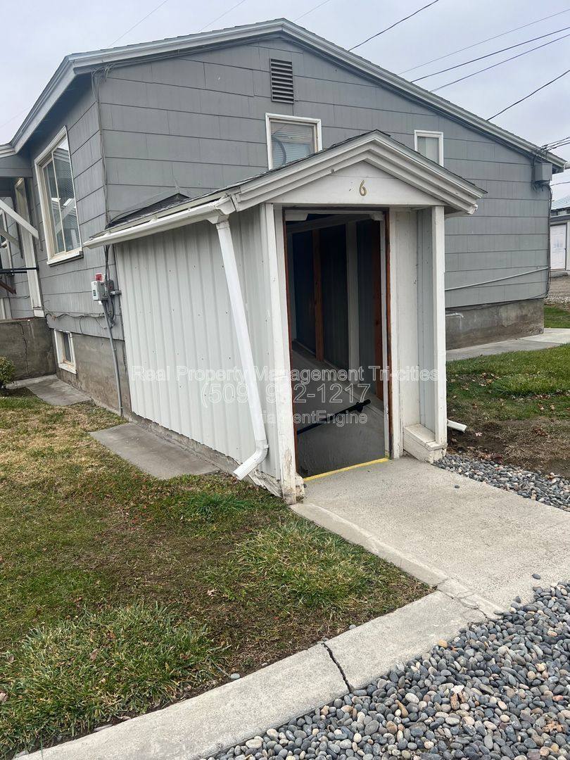 Apartment for rent at 508 9th St #6, Benton City, WA 99320