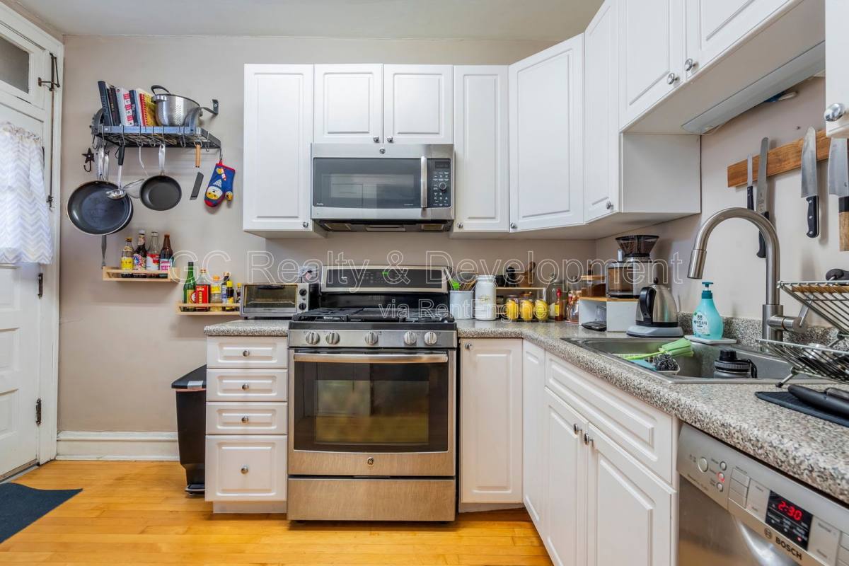 Condo for rent at 3649 N Kedvale Ave #1B, Chicago, IL 60641