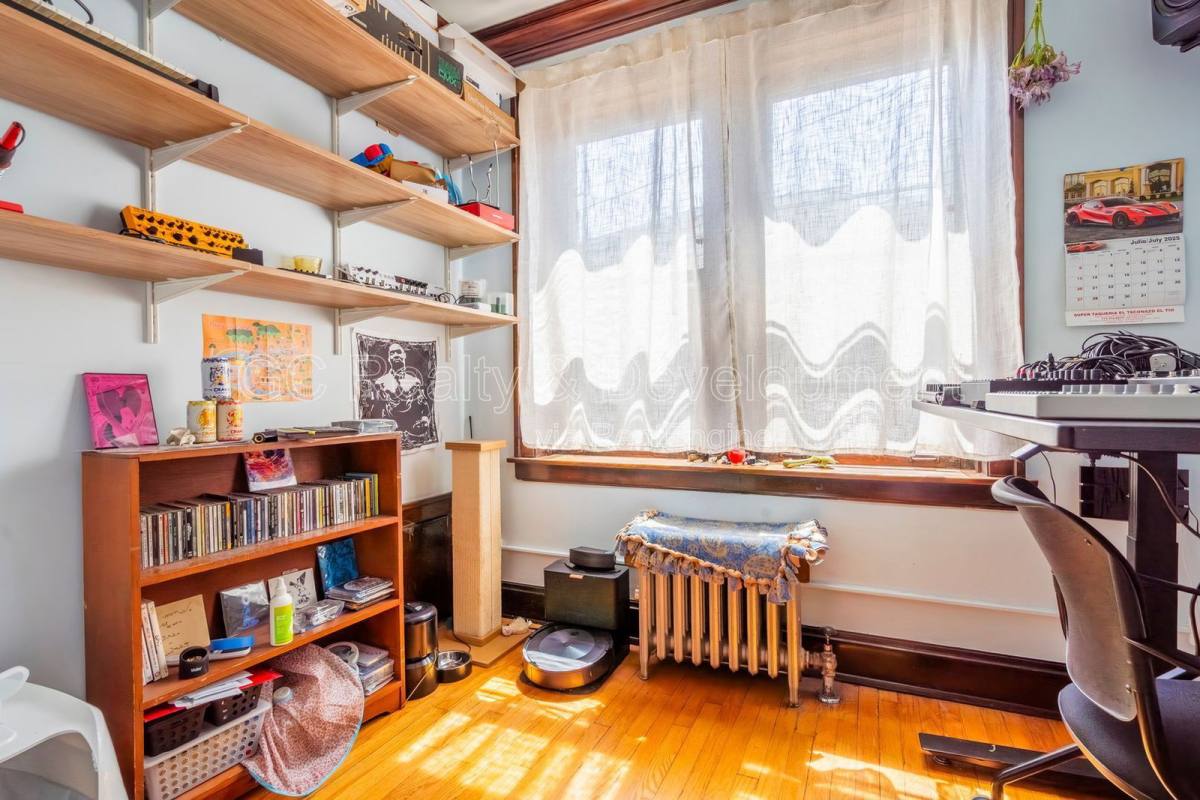 Condo for rent at 3649 N Kedvale Ave #1B, Chicago, IL 60641