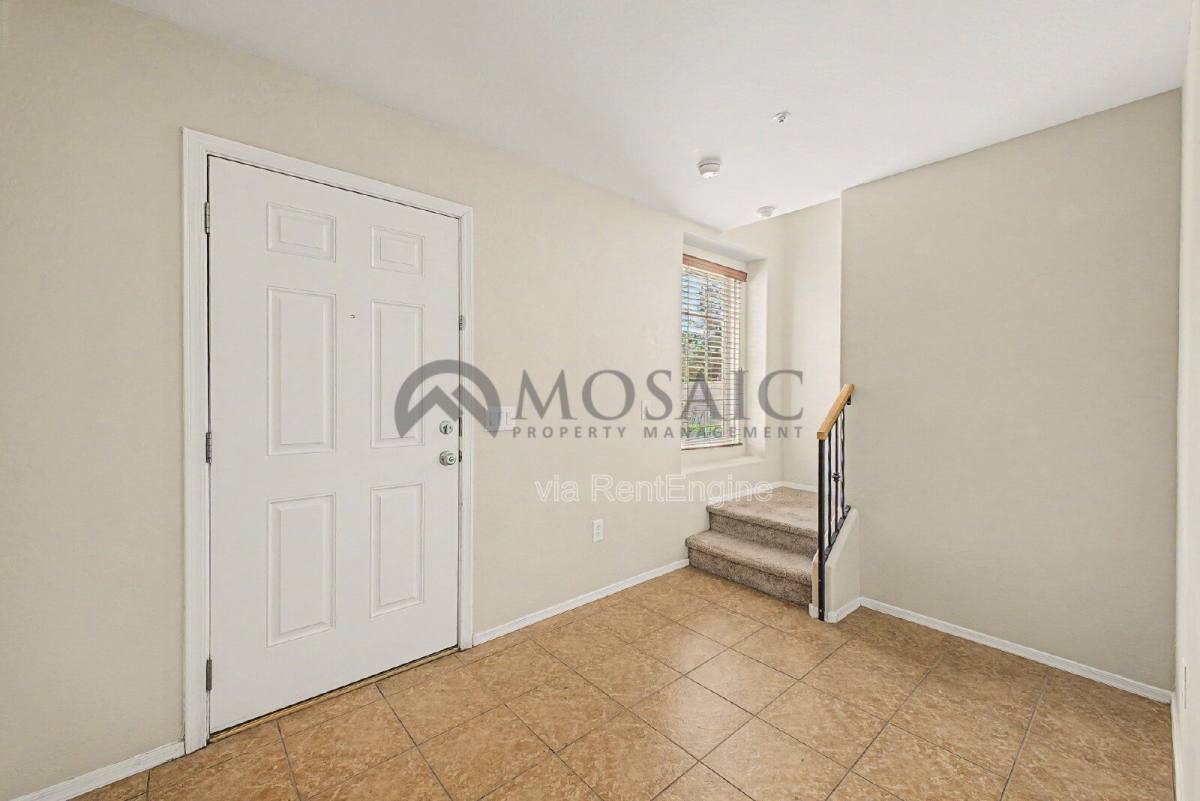 Townhouse for rent at 1384 S Sabino Dr, Gilbert, AZ 85296