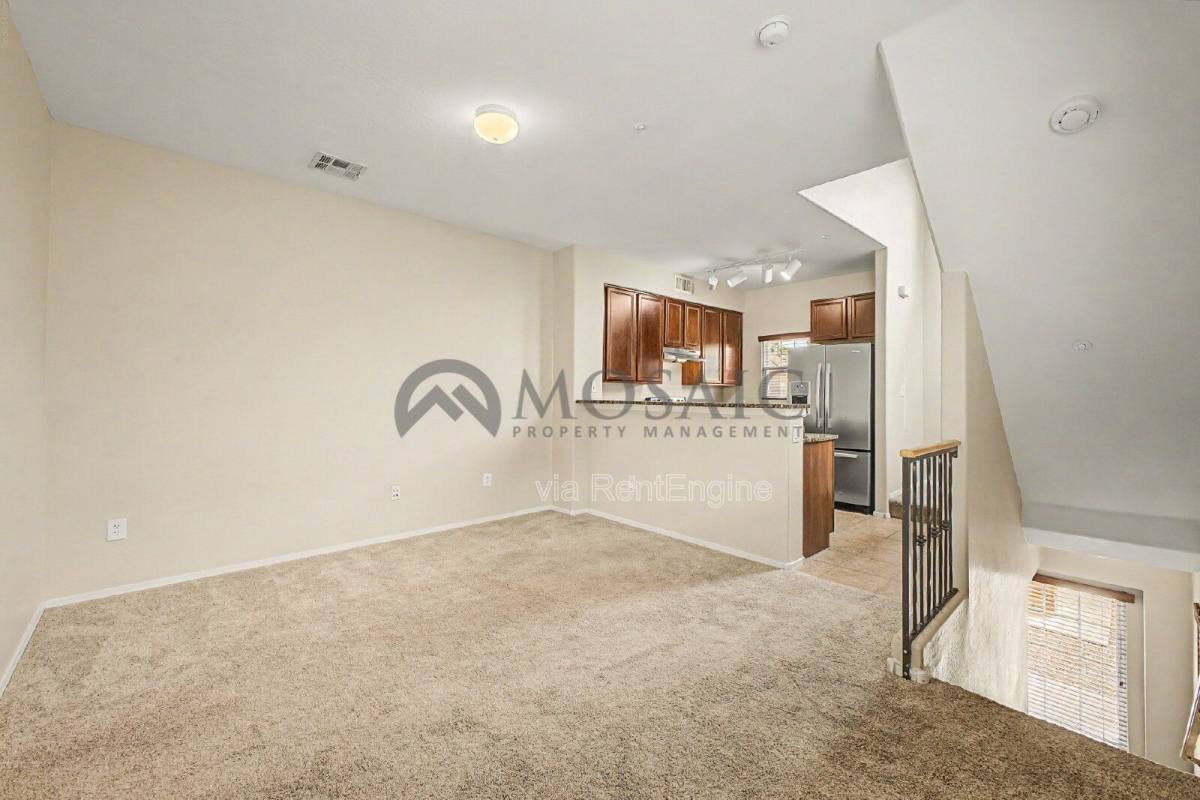 Townhouse for rent at 1384 S Sabino Dr, Gilbert, AZ 85296