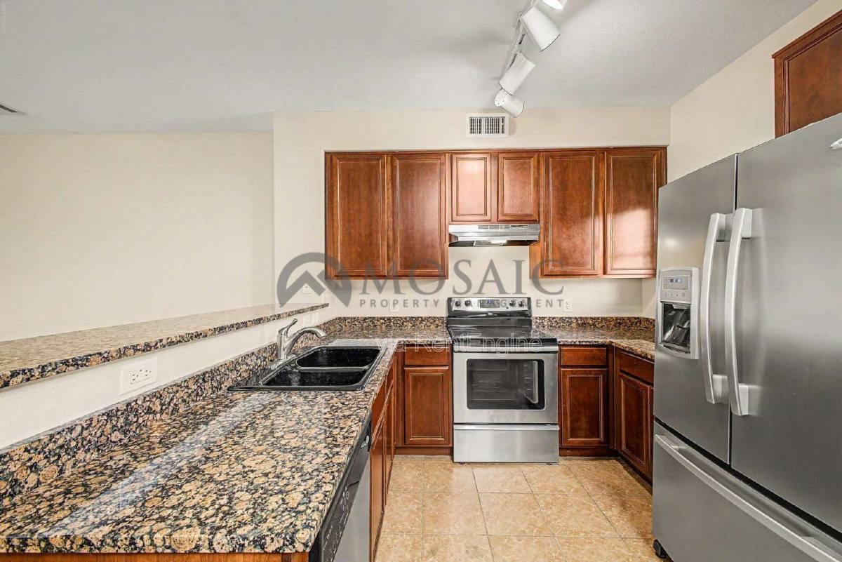 Townhouse for rent at 1384 S Sabino Dr, Gilbert, AZ 85296