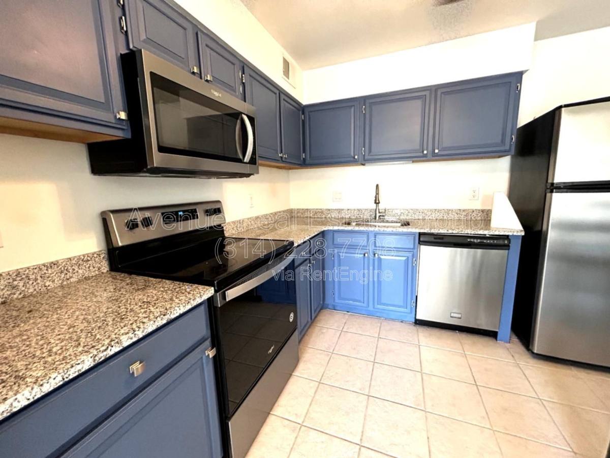 Condo for rent at 7504 Triwoods Dr #F, Saint Louis, MO 63119