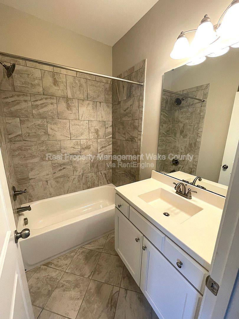 Townhouse for rent at 139 Cobalt Creek Way, Holly Springs, NC 27540