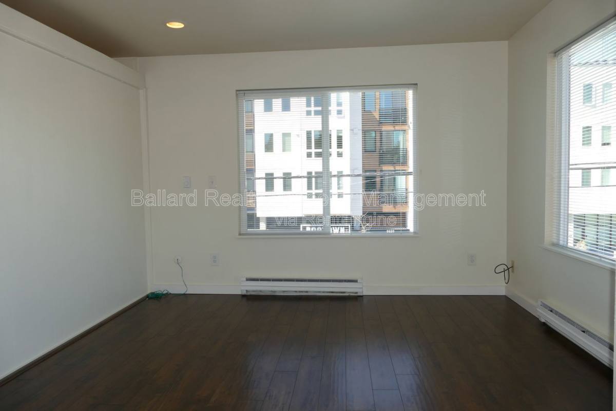 Apartment for rent at 9030 Greenwood Ave N #201, Seattle, WA 98103