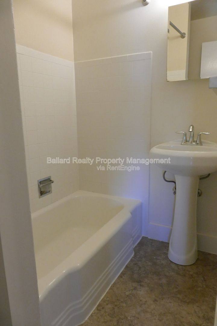 Apartment for rent at 9030 Greenwood Ave N #201, Seattle, WA 98103