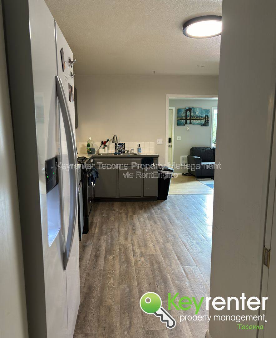 Apartment for rent at 1302 E 40th St #5, Tacoma, WA 98404