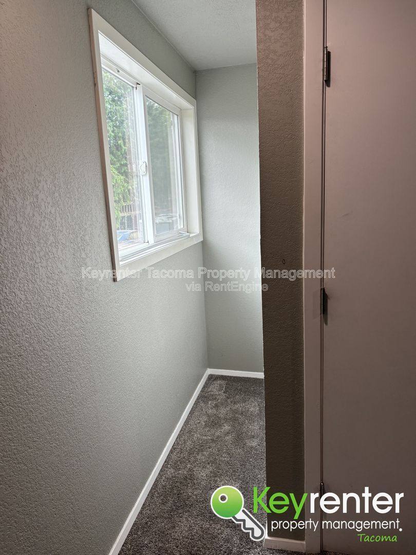 Apartment for rent at 1302 E 40th St #5, Tacoma, WA 98404