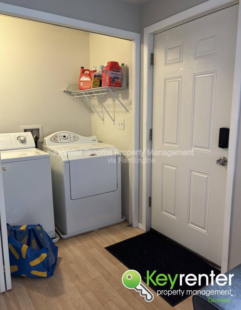 Apartment for rent at 1302 E 40th St #5, Tacoma, WA 98404