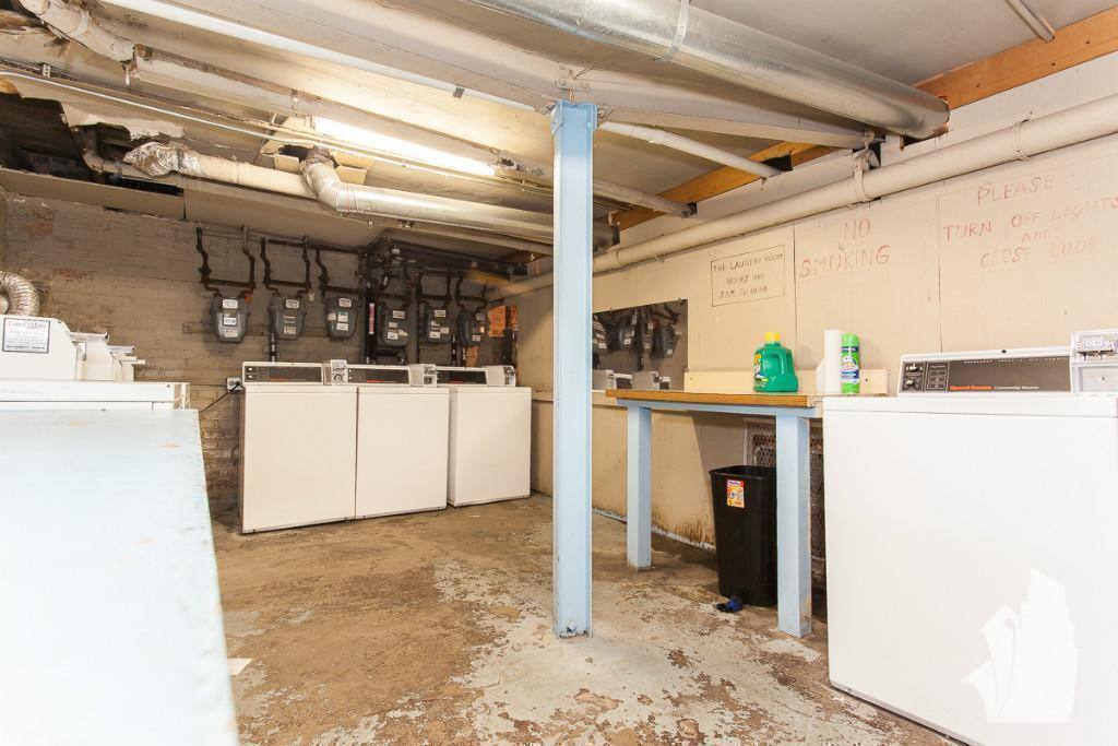Apartment for rent at 622 W Cornelia Ave #E1, Chicago, IL 60657