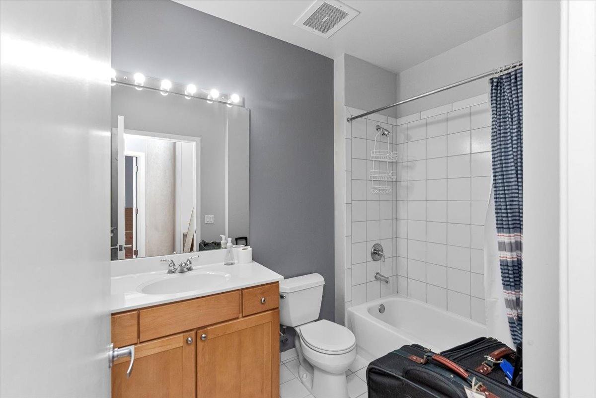 Condo for rent at 720 N Larrabee St #1012, Chicago, IL 60654