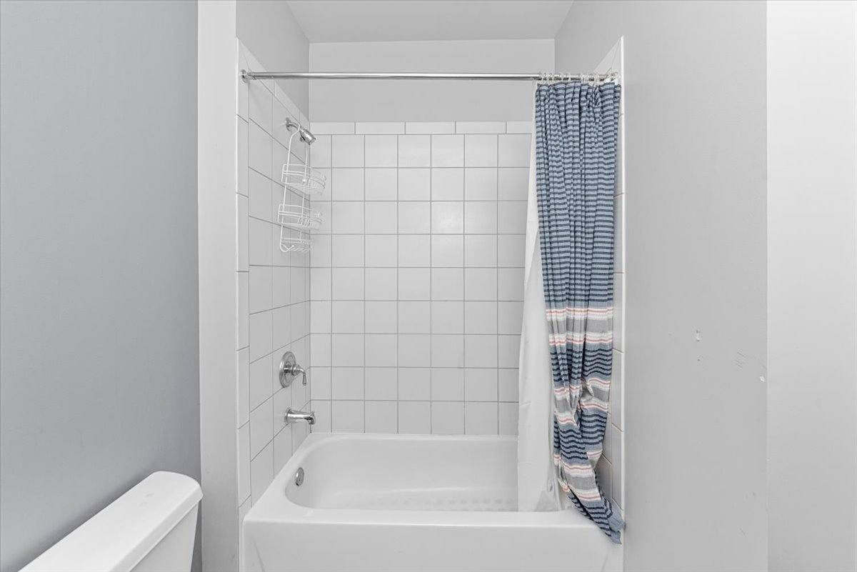 Condo for rent at 720 N Larrabee St #1012, Chicago, IL 60654