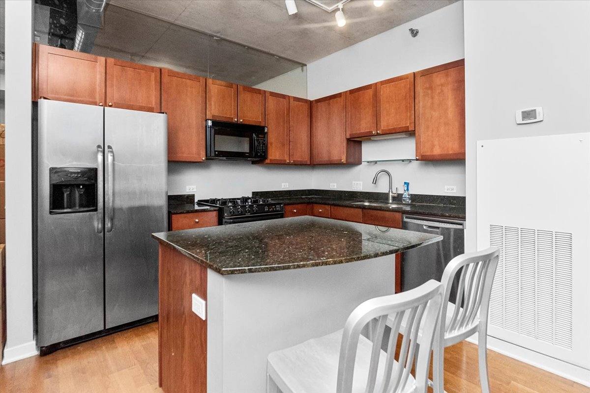 Condo for rent at 720 N Larrabee St #1012, Chicago, IL 60654