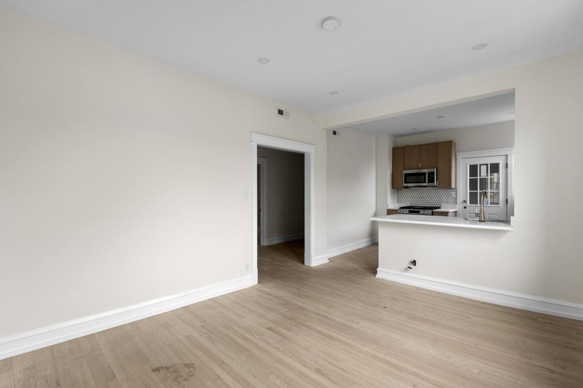 Apartment for rent at 4638 N Hamilton Ave #1, Chicago, IL 60625