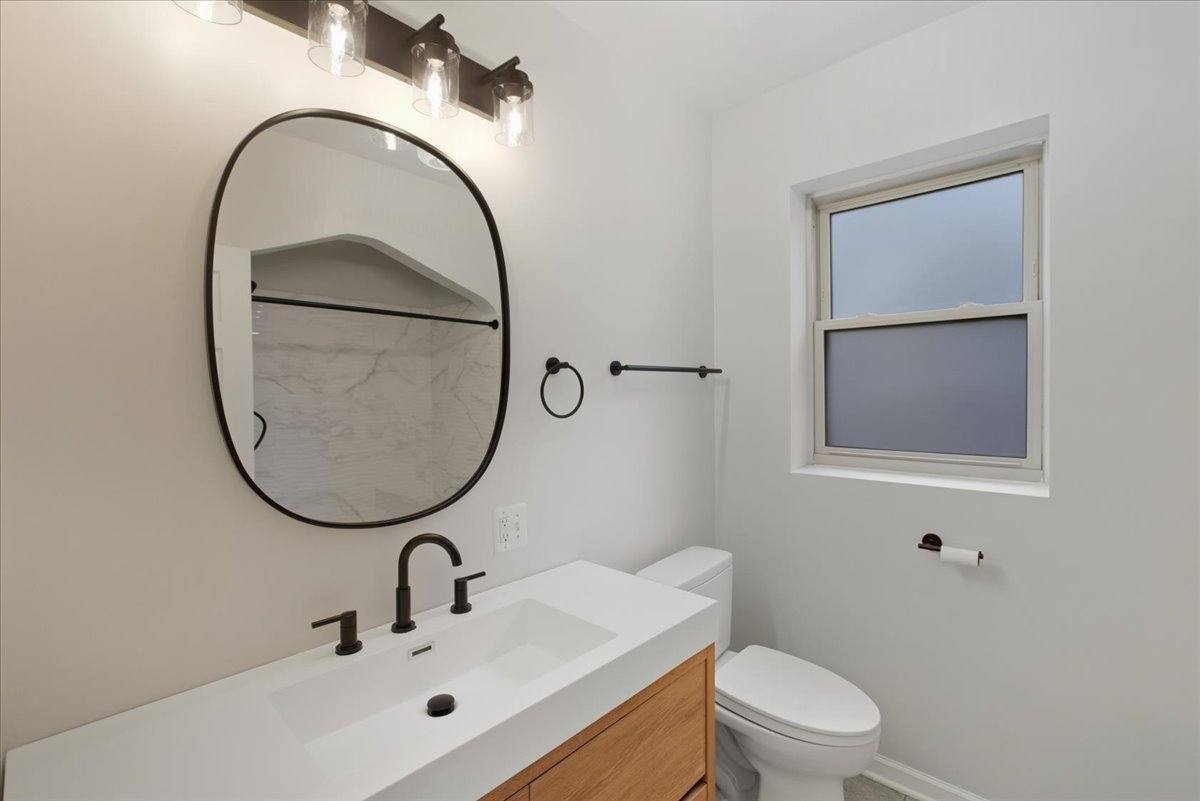 Apartment for rent at 6136 N Mozart St #4, Chicago, IL 60659