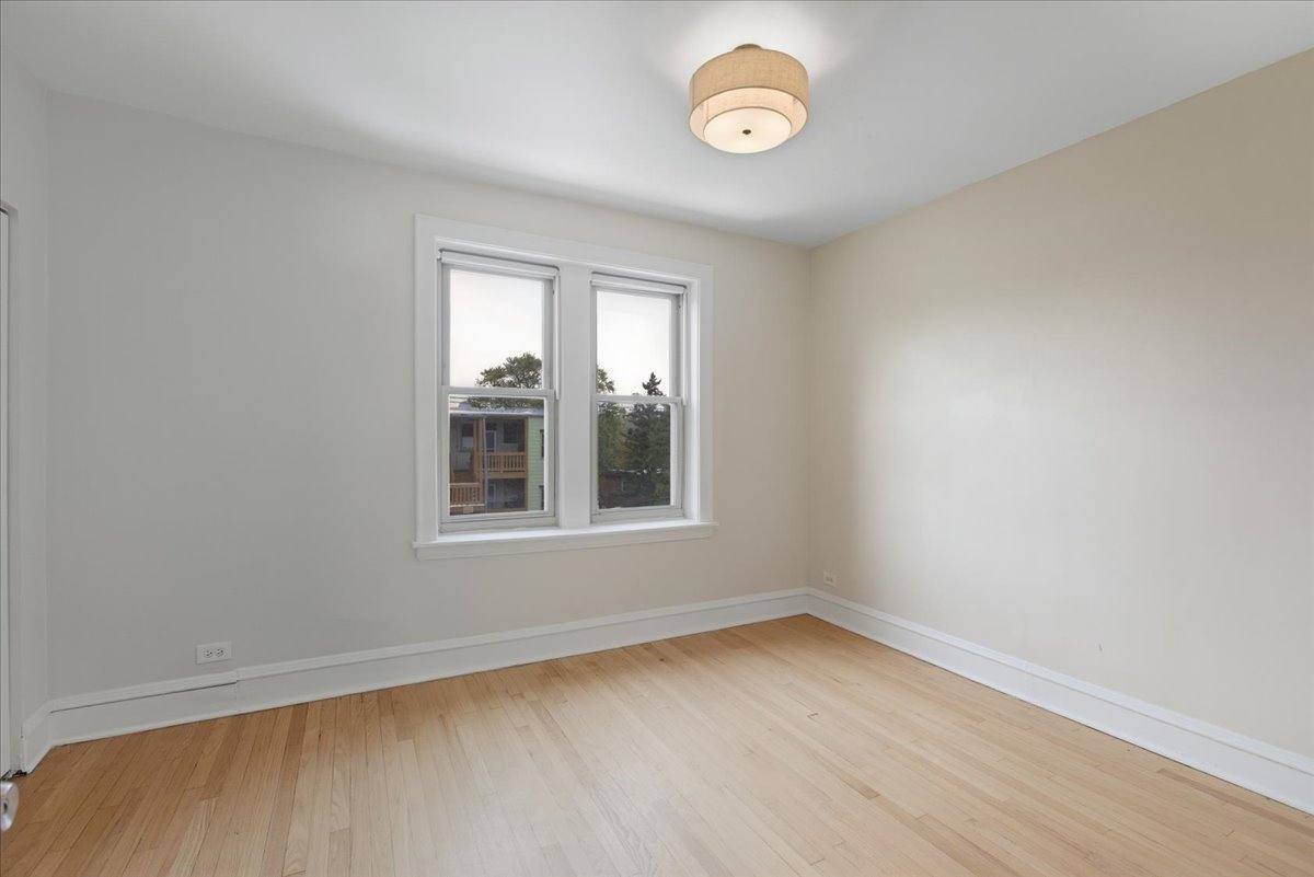 Apartment for rent at 6136 N Mozart St #4, Chicago, IL 60659