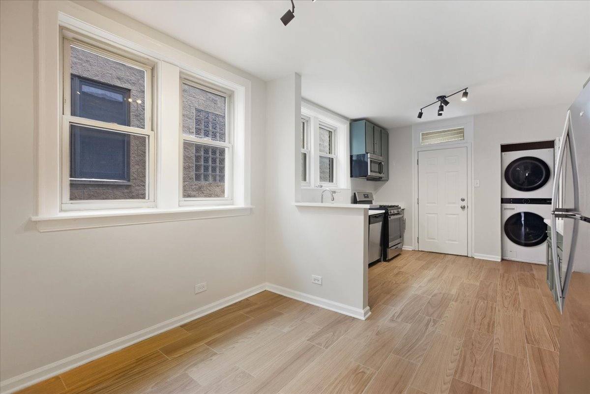 Apartment for rent at 6136 N Mozart St #4, Chicago, IL 60659