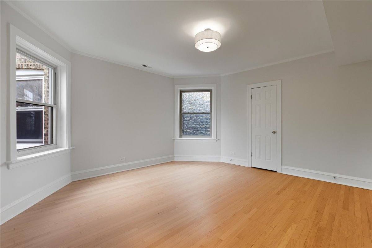 Apartment for rent at 6136 N Mozart St #4, Chicago, IL 60659