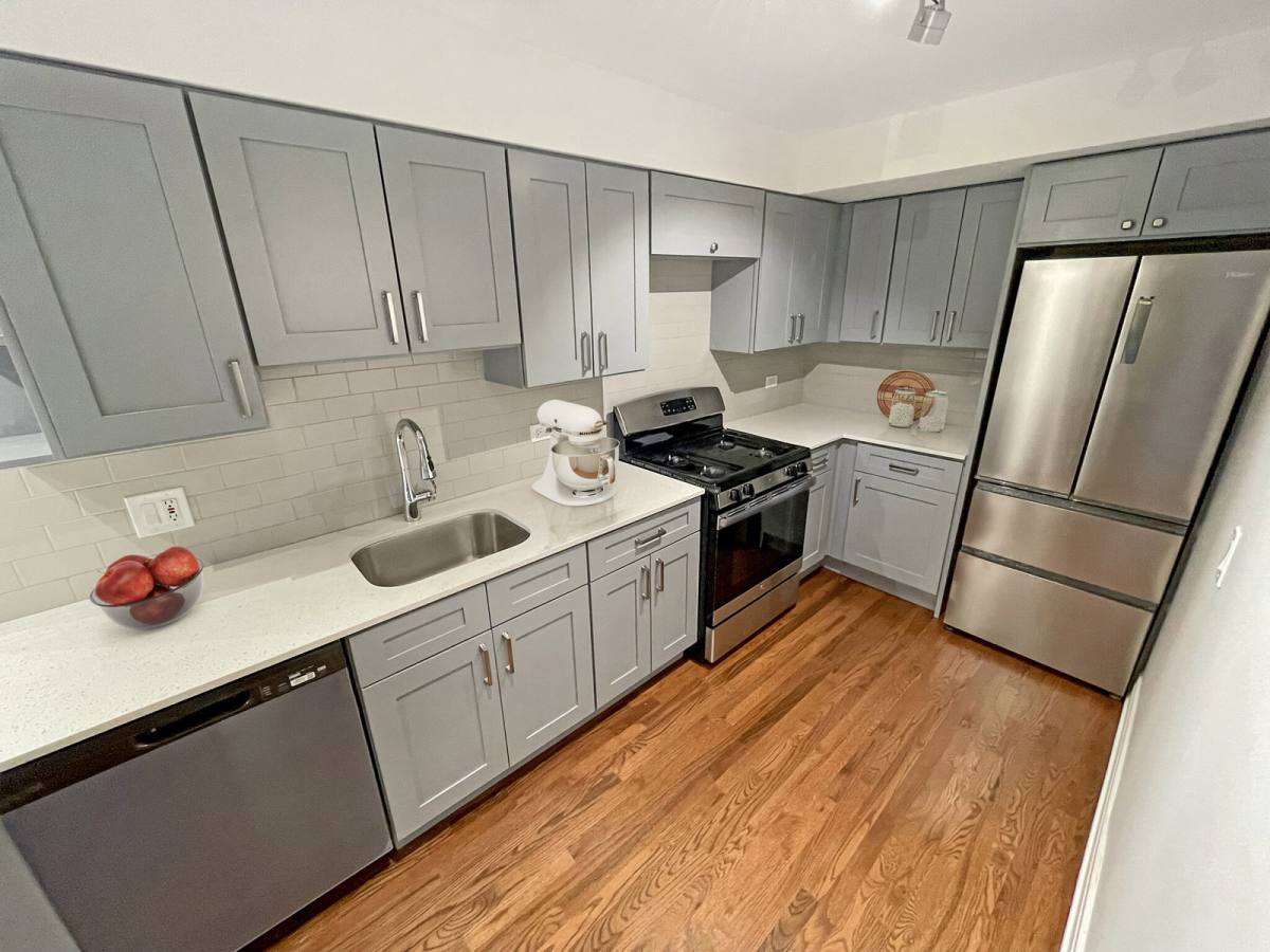 Apartment for rent at 5650 N Sheridan Rd #5B, Chicago, IL 60660