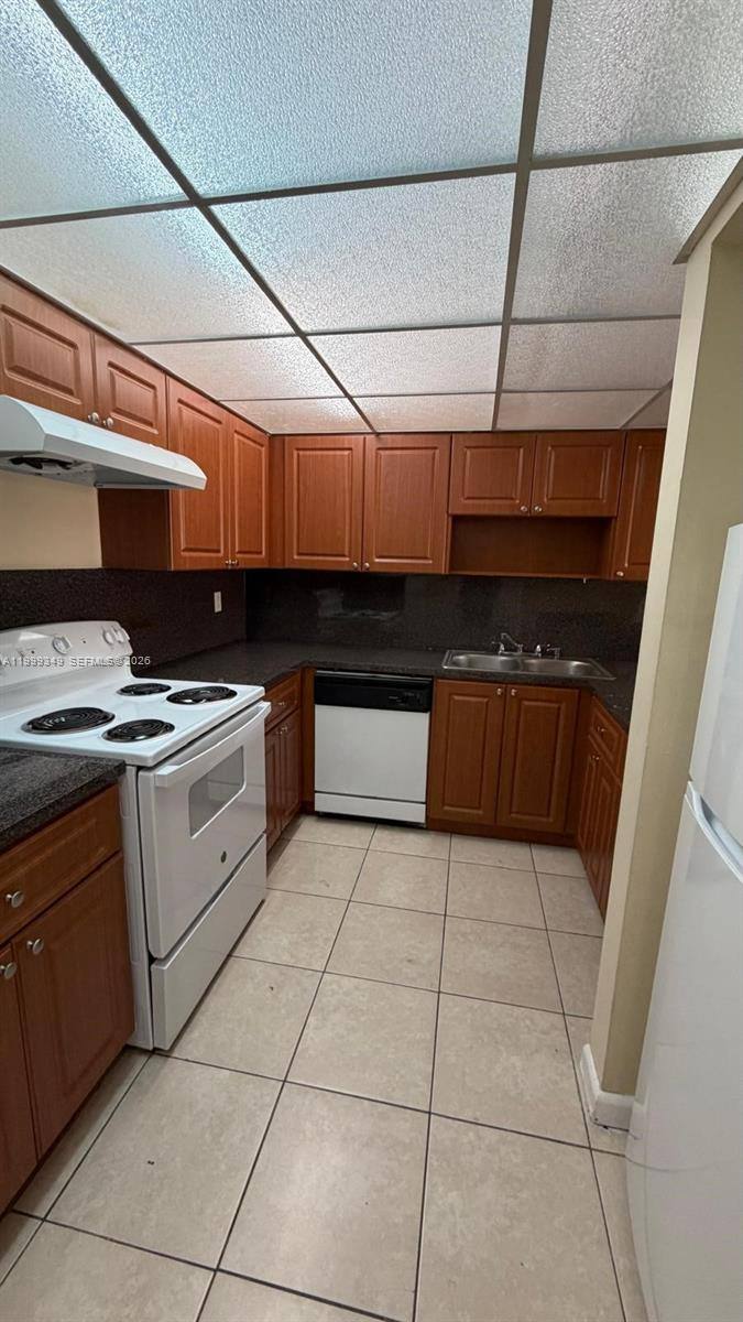 Apartment for rent at 7000 NW 186th St #4-219, Hialeah, FL 33015