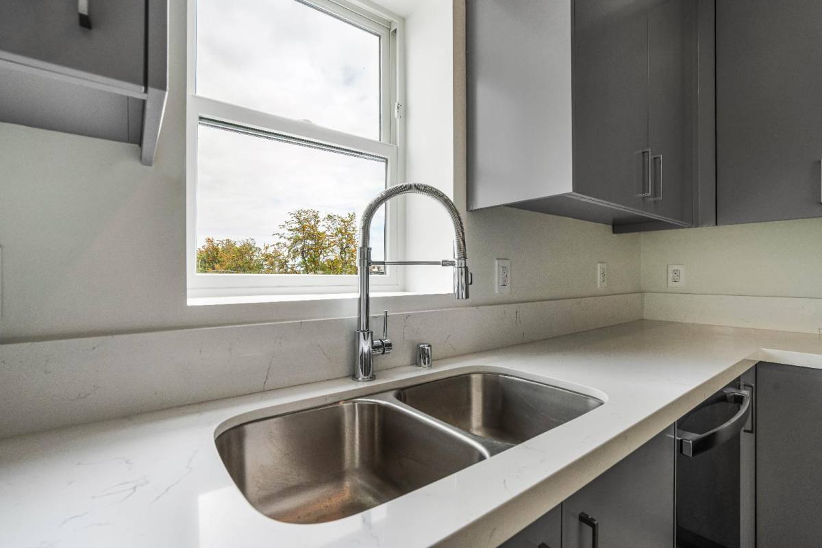 Apartment for rent at 3308 Mentone Ave #402, Los Angeles, CA 90034