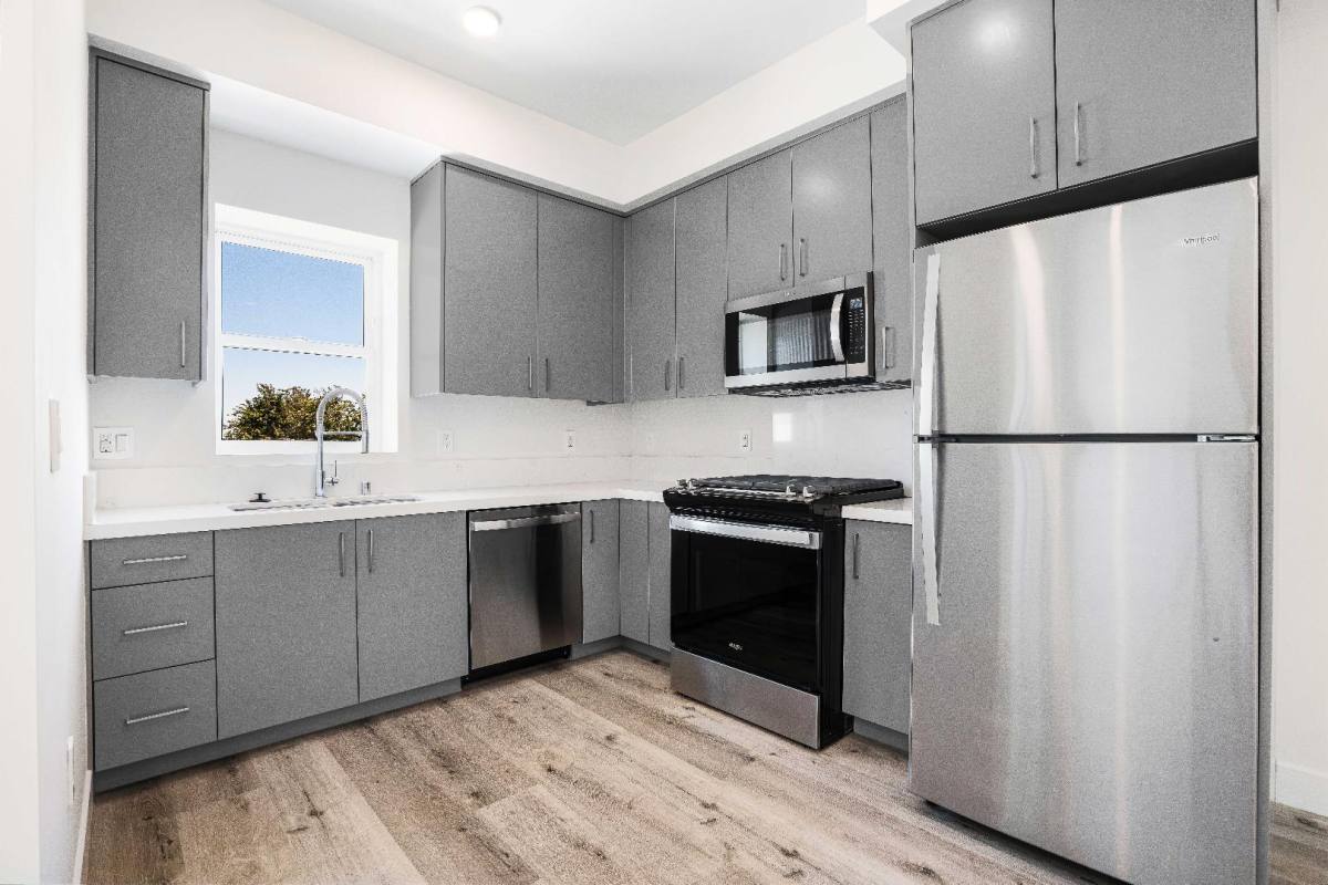 Apartment for rent at 3308 Mentone Ave #402, Los Angeles, CA 90034