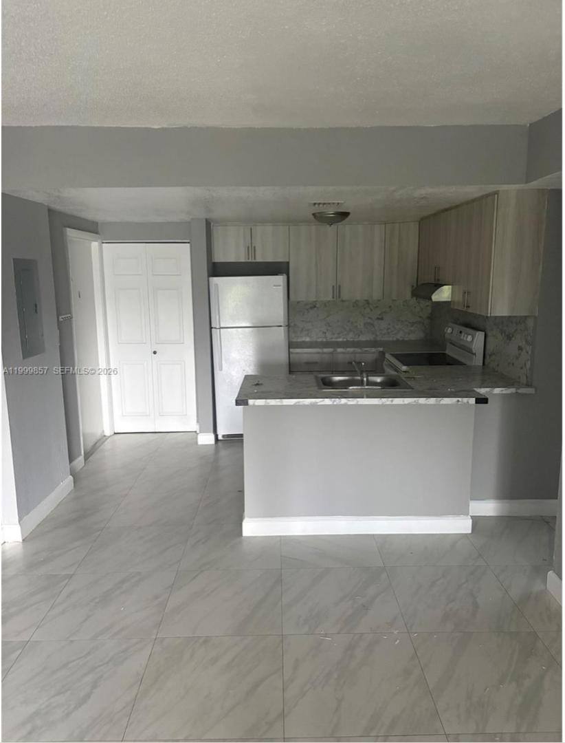 Apartment for rent at 3901 NW 9th Ave #2, Pompano Beach, FL 33064