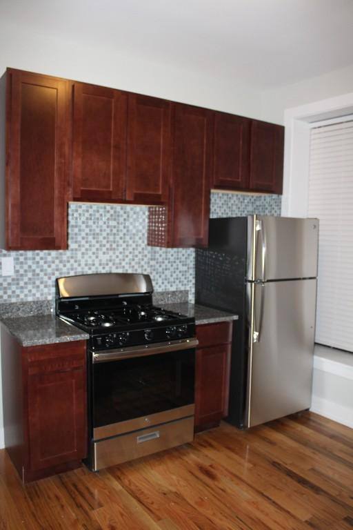 Apartment for rent at 639 W Oakdale, Chicago, IL 60657