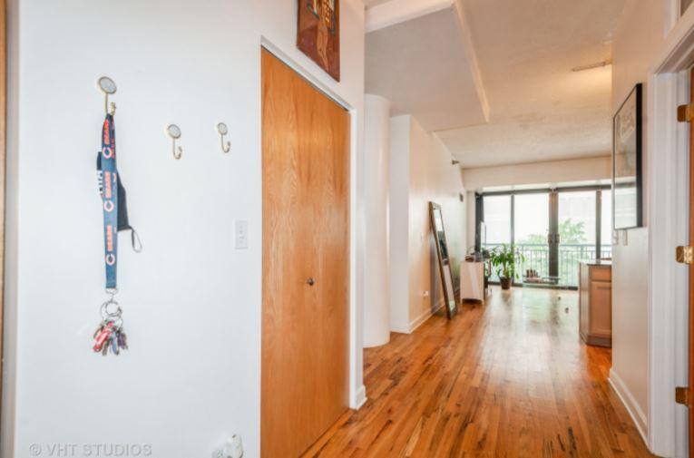 Apartment for rent at 2 E 8th St, Chicago, IL 60605