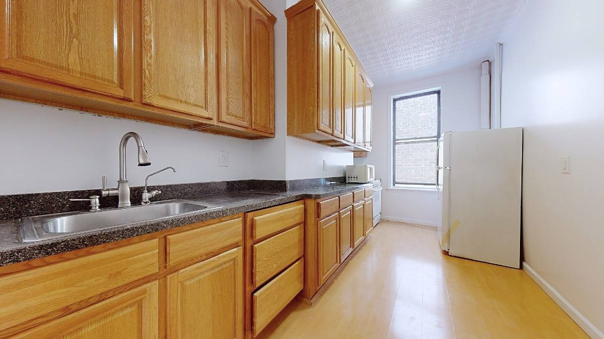 Apartment for rent at 1256 Lexington Ave #3, New York, NY 10028