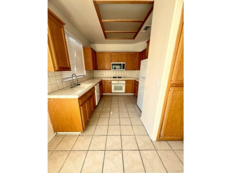 House for rent at 5808 W Fir Ave, Fresno, CA 93722