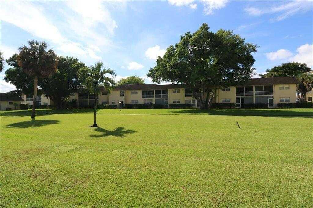 Condo for rent at 9915 SW Sandalfoot Blvd, Boca Raton, FL 33428