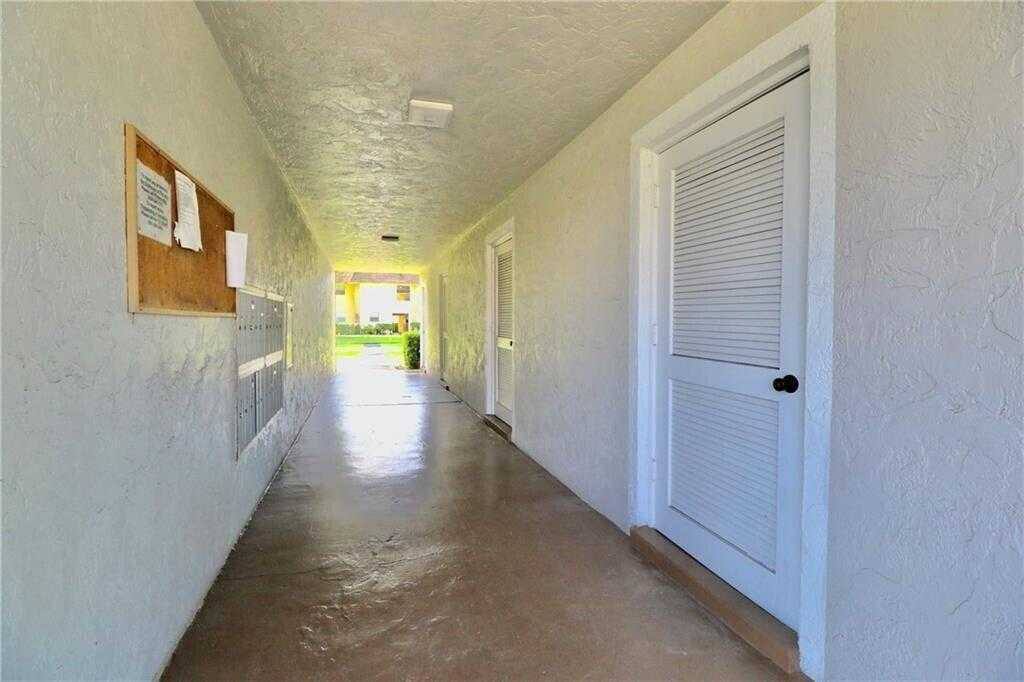 Condo for rent at 9915 SW Sandalfoot Blvd, Boca Raton, FL 33428