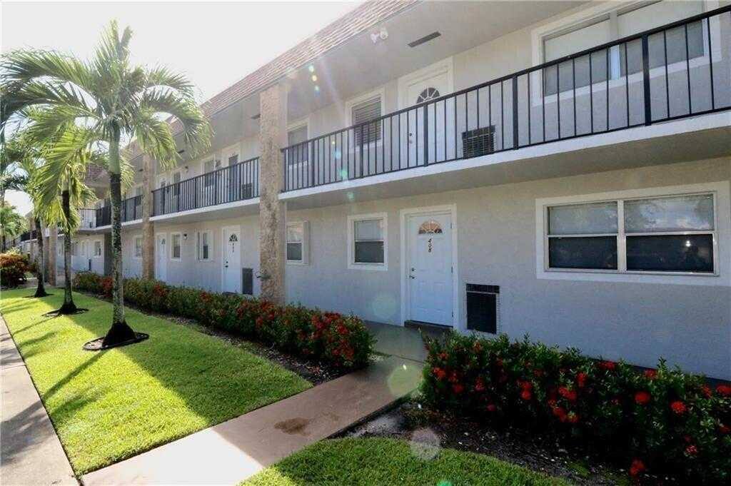 Condo for rent at 9915 SW Sandalfoot Blvd, Boca Raton, FL 33428