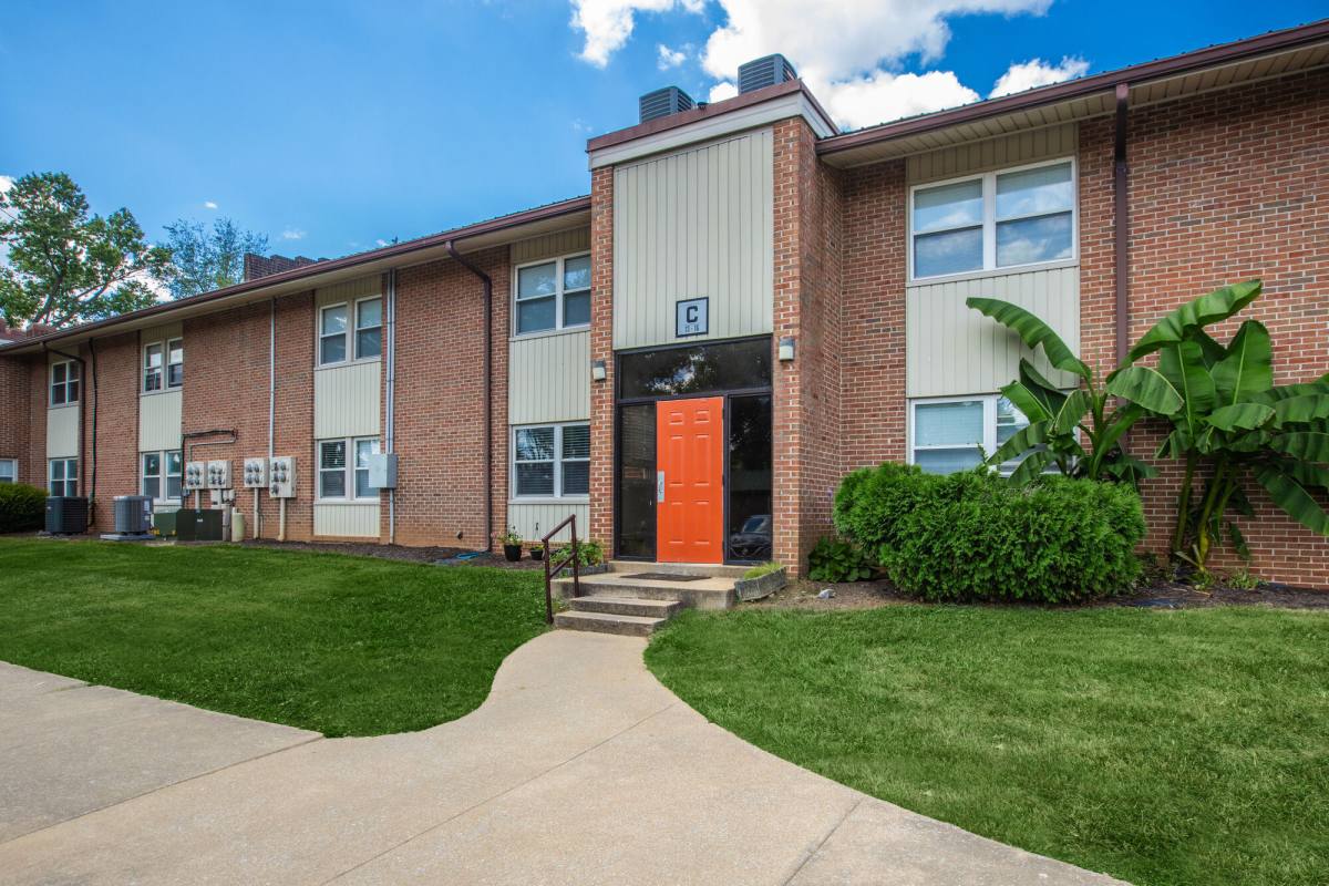 Apartment for rent at Bristol Square, 104 Stafford St, Bristol, TN 37620