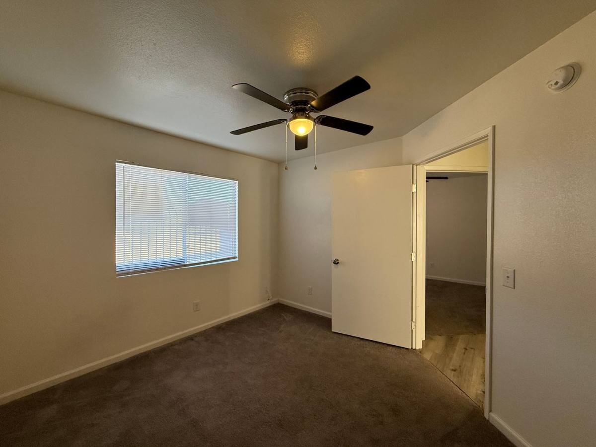 Apartment for rent at 524 E Ave #Q12, Palmdale, CA 93550