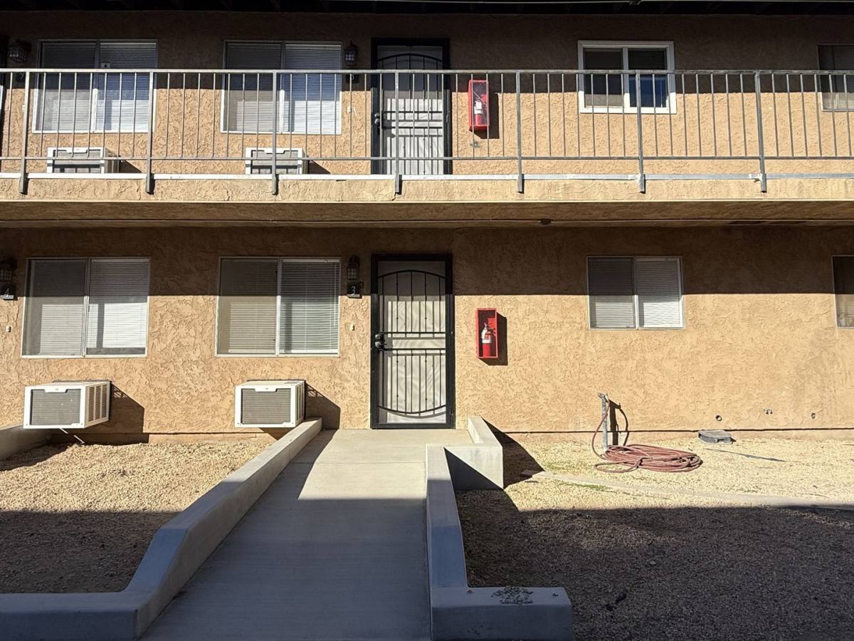 Apartment for rent at 524 E Ave #Q12, Palmdale, CA 93550