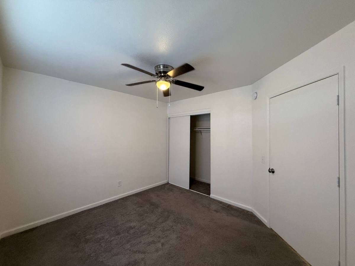 Apartment for rent at 524 E Ave #Q12, Palmdale, CA 93550