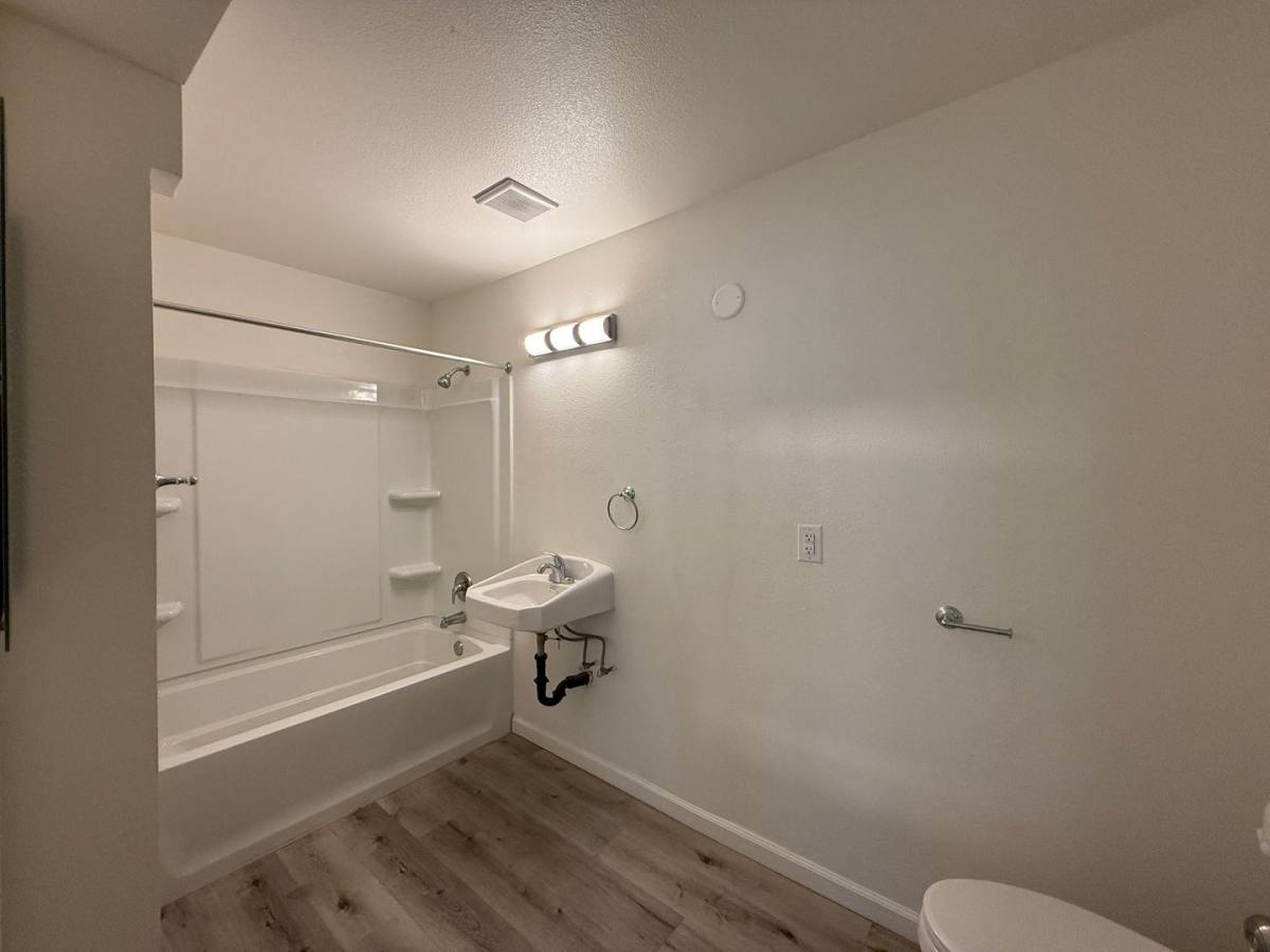 Apartment for rent at 524 E Ave #Q12, Palmdale, CA 93550