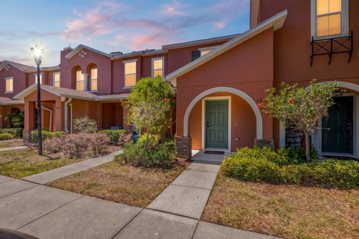 Townhouse for rent at 6831 Dartmouth Hill St, Riverview, FL 33578