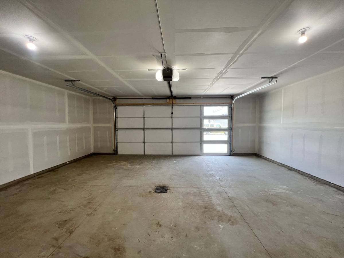House for rent at 116 Marshall Loop, Bismarck, ND 58504
